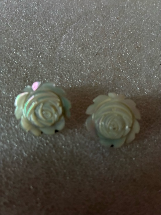 Jewelry - Iridescent Mother-of-Pearl Rose clip on Earrings - White